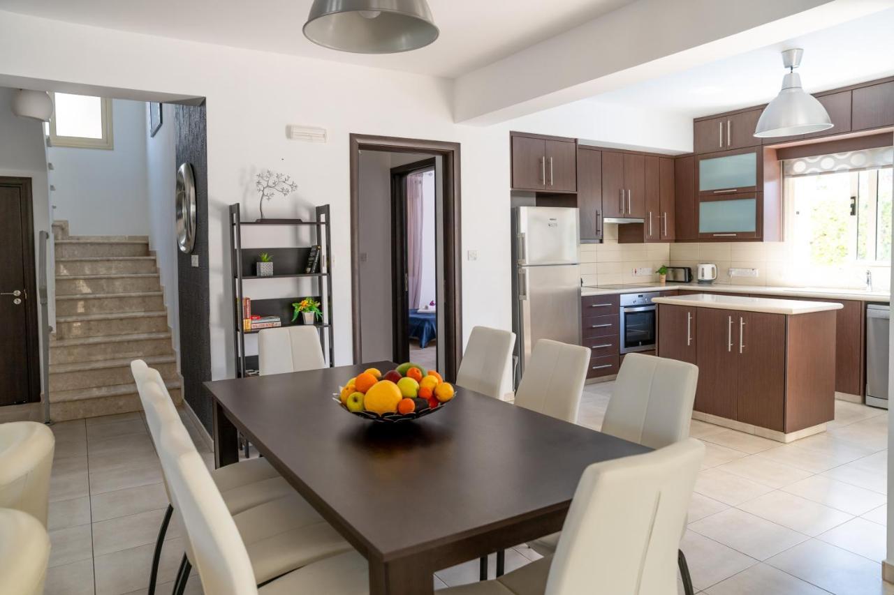 Palm Villa Ekaterina 4 Bdrm 파라림니 외부 사진