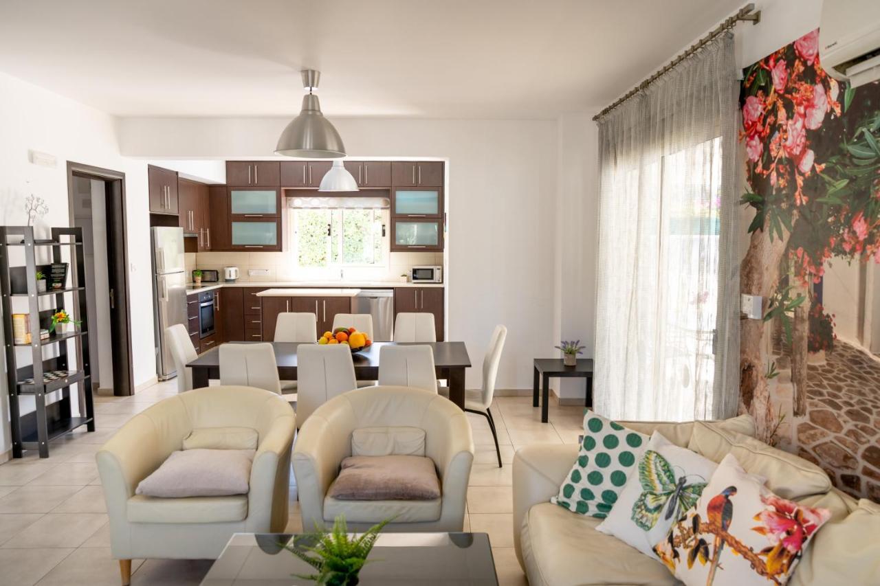 Palm Villa Ekaterina 4 Bdrm 파라림니 외부 사진