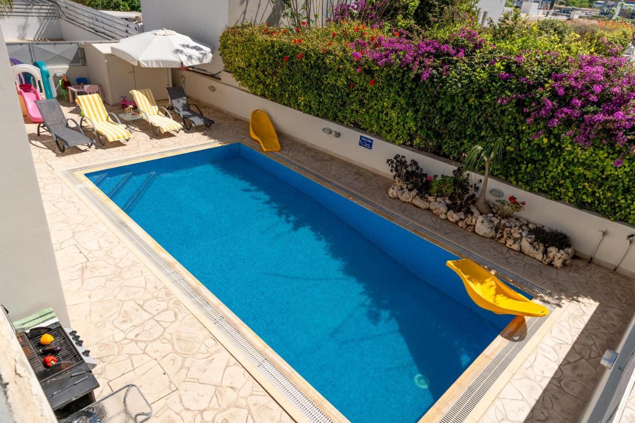 Palm Villa Ekaterina 4 Bdrm 파라림니 외부 사진
